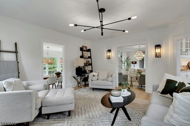 35 Hamilton Rd, Morristown Town, NJ 07960