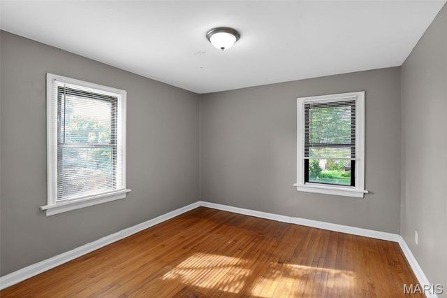 9527 Roslan Place, St Louis, MO 63114