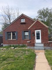 9527 Roslan Place, St Louis, MO 63114