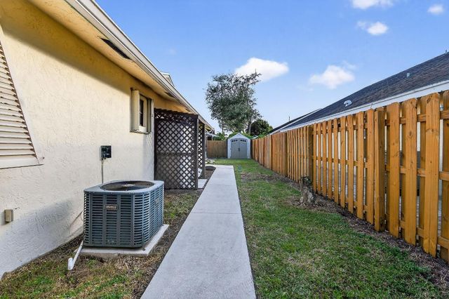 6016 Pompano Street, Jupiter, FL 33458