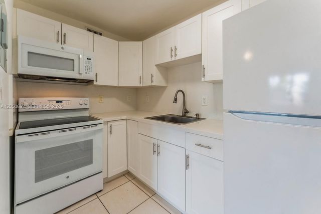 11005 SW 1st Street 203, Sweetwater, FL 33174