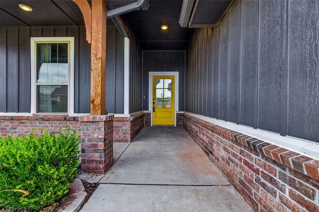 14024 Kamber Drive, Yukon, OK 73099