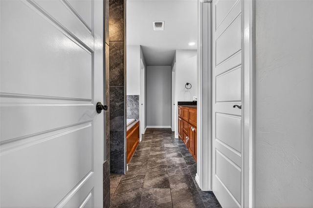 14024 Kamber Drive, Yukon, OK 73099