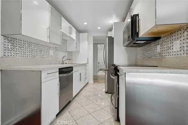 1131 Alta Loma, West Hollywood, CA 90069