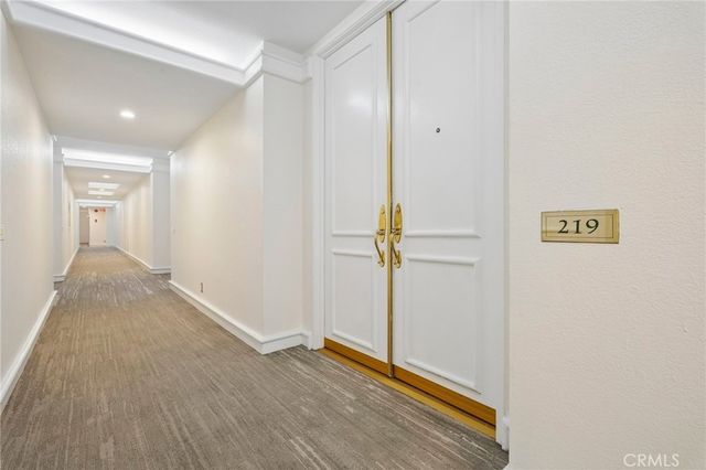 1131 Alta Loma, West Hollywood, CA 90069