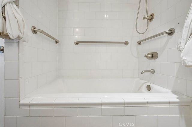 1131 Alta Loma, West Hollywood, CA 90069