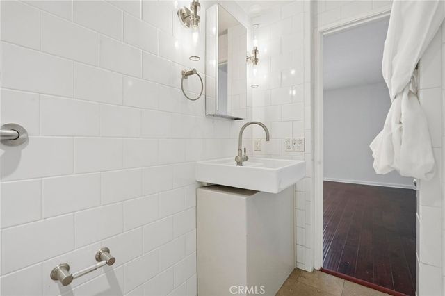 1131 Alta Loma, West Hollywood, CA 90069