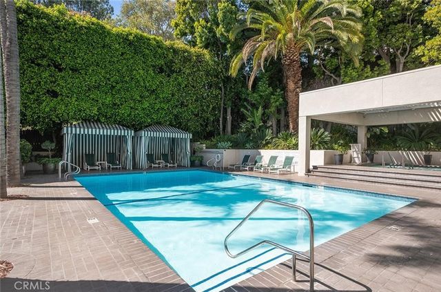 1131 Alta Loma, West Hollywood, CA 90069