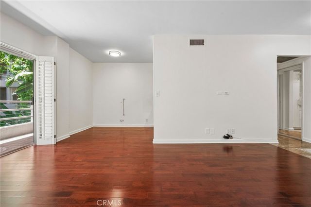 1131 Alta Loma, West Hollywood, CA 90069