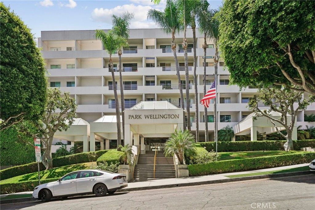 1131 Alta Loma, West Hollywood, CA 90069