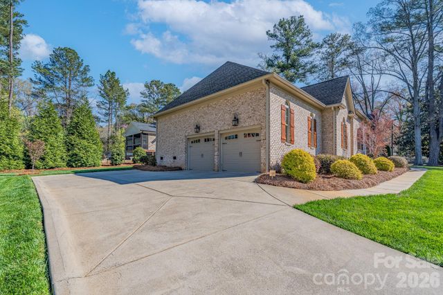 677 Rutledge Avenue, Rock Hill, SC 29732