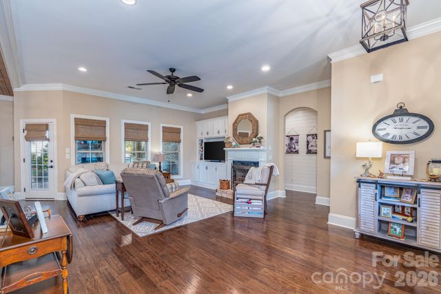677 Rutledge Avenue, Rock Hill, SC 29732
