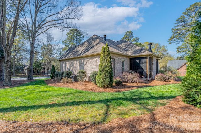 677 Rutledge Avenue, Rock Hill, SC 29732
