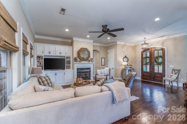 677 Rutledge Avenue, Rock Hill, SC 29732