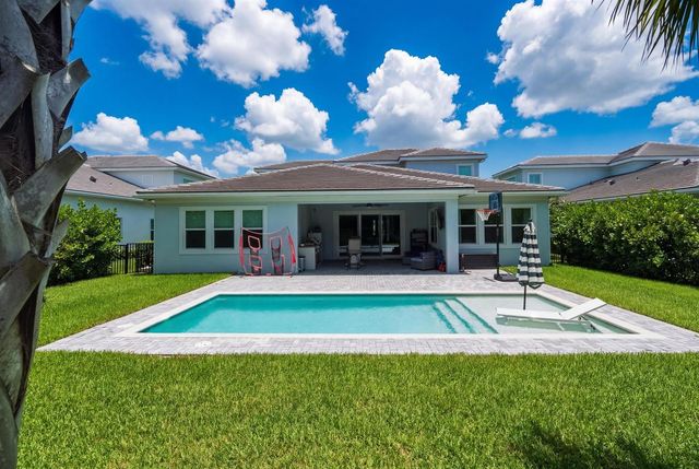 9264 CRESTVIEW Circle, Palm Beach Gardens, FL 33412