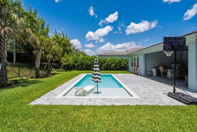 9264 CRESTVIEW Circle, Palm Beach Gardens, FL 33412