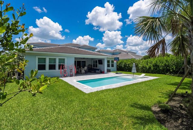 9264 CRESTVIEW Circle, Palm Beach Gardens, FL 33412
