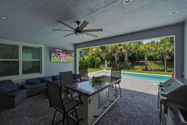 9264 CRESTVIEW Circle, Palm Beach Gardens, FL 33412