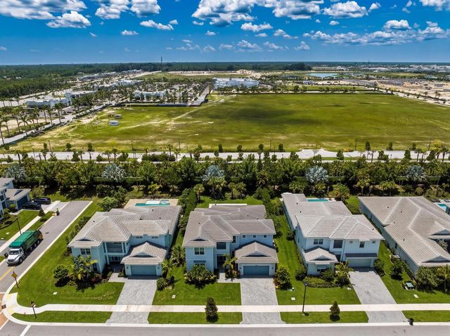 9264 CRESTVIEW Circle, Palm Beach Gardens, FL 33412