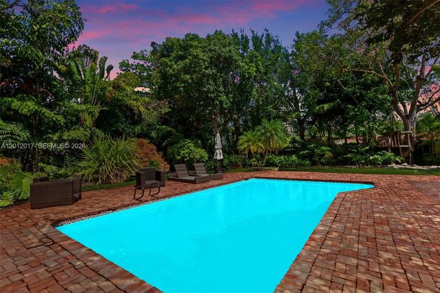 11220 SW 74th Ave, Pinecrest, FL 33156