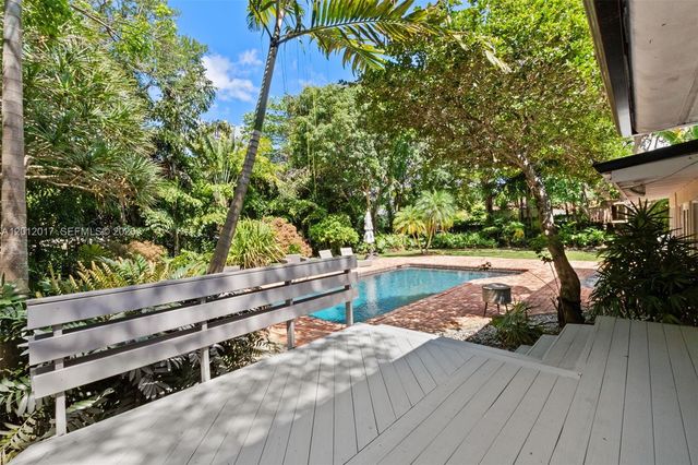 11220 SW 74th Ave, Pinecrest, FL 33156