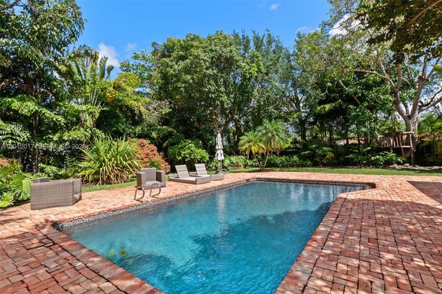 11220 SW 74th Ave, Pinecrest, FL 33156