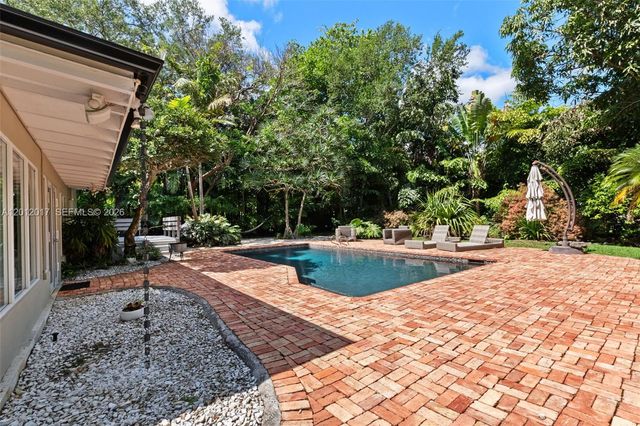 11220 SW 74th Ave, Pinecrest, FL 33156