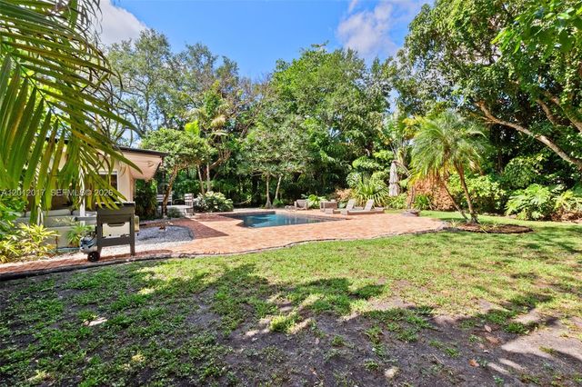 11220 SW 74th Ave, Pinecrest, FL 33156