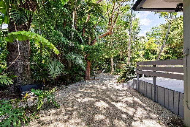11220 SW 74th Ave, Pinecrest, FL 33156