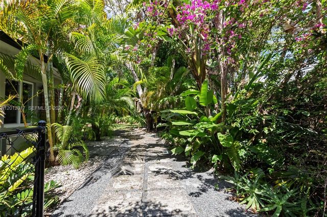 11220 SW 74th Ave, Pinecrest, FL 33156