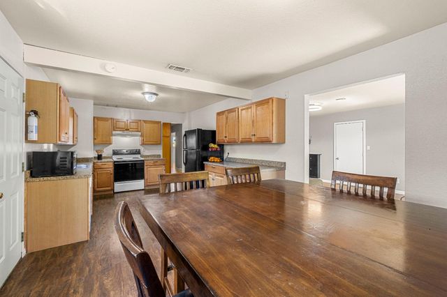 2306 51st Ave, Sacramento, CA 95822