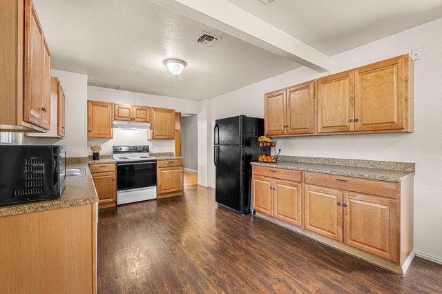 2306 51st Ave, Sacramento, CA 95822