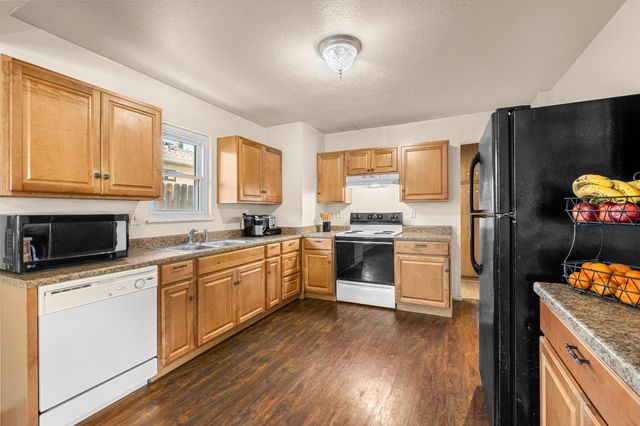 2306 51st Ave, Sacramento, CA 95822