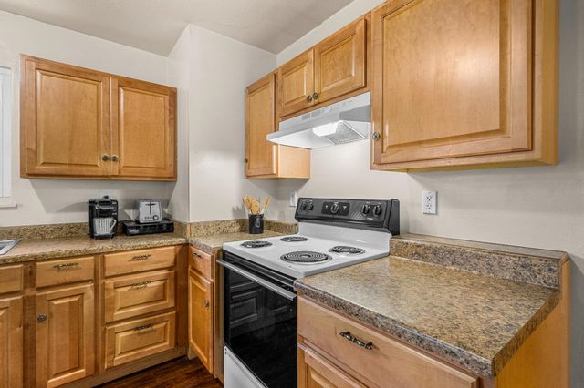 2306 51st Ave, Sacramento, CA 95822