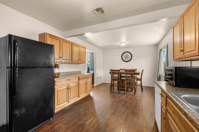 2306 51st Ave, Sacramento, CA 95822