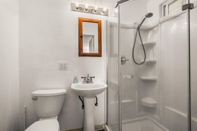 2306 51st Ave, Sacramento, CA 95822