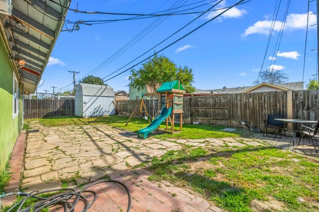 2306 51st Ave, Sacramento, CA 95822