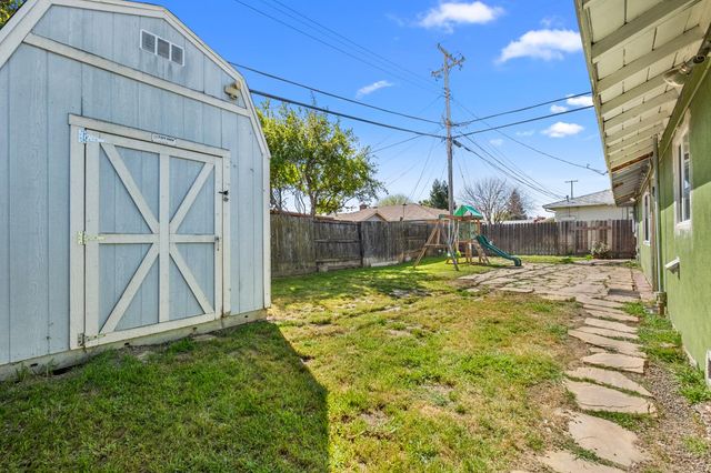 2306 51st Ave, Sacramento, CA 95822