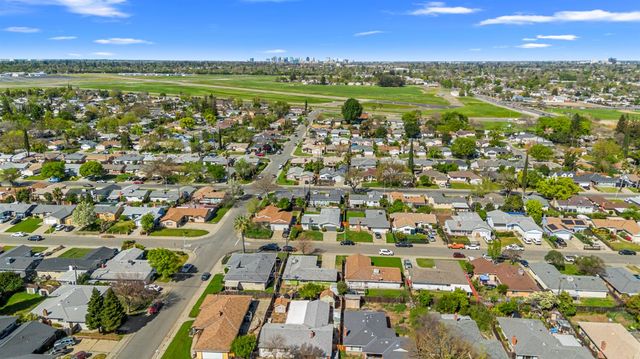 2306 51st Ave, Sacramento, CA 95822