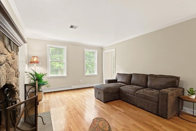 5 Winchester Rd, Medway, MA 02053