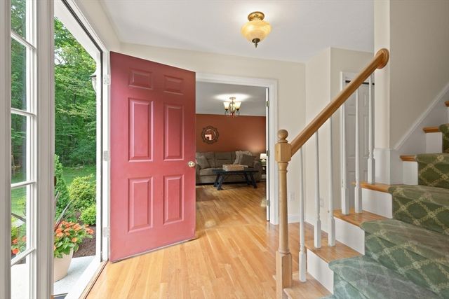 5 Winchester Rd, Medway, MA 02053
