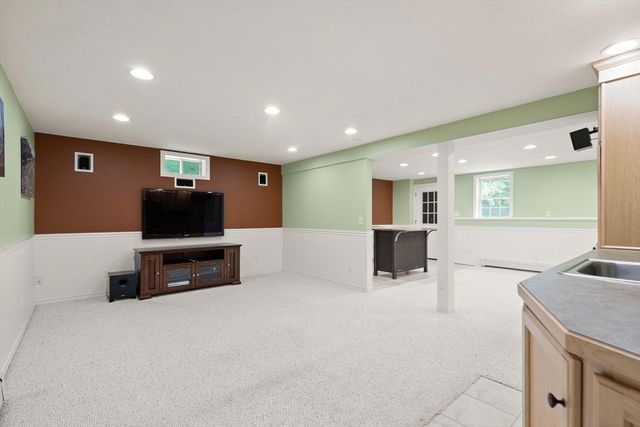 5 Winchester Rd, Medway, MA 02053
