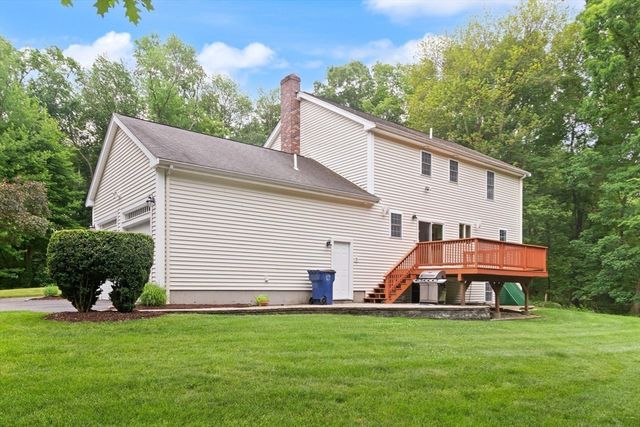 5 Winchester Rd, Medway, MA 02053