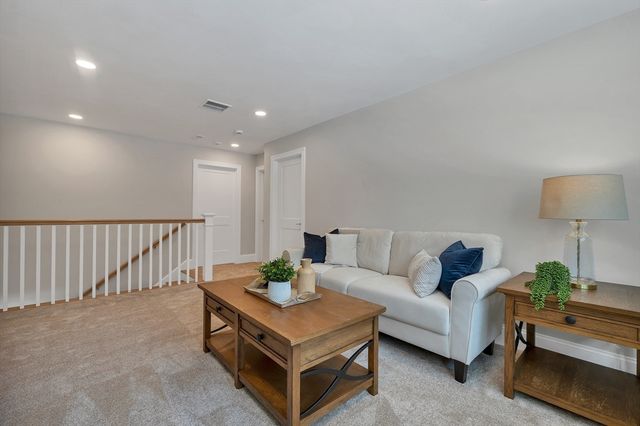 148 County Road, Amherst, NH 03031