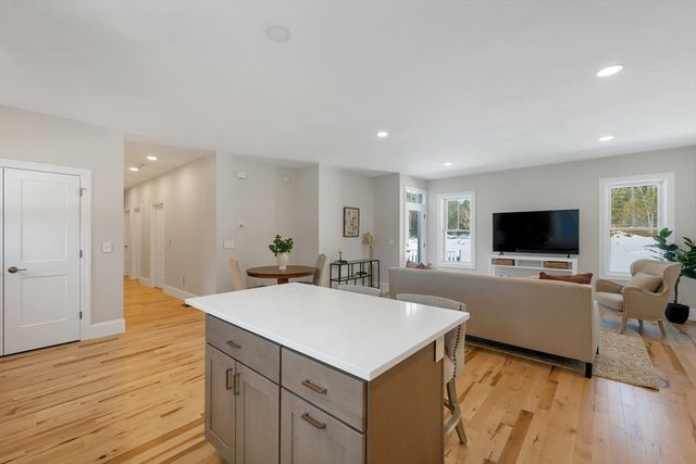 148 County Road, Amherst, NH 03031