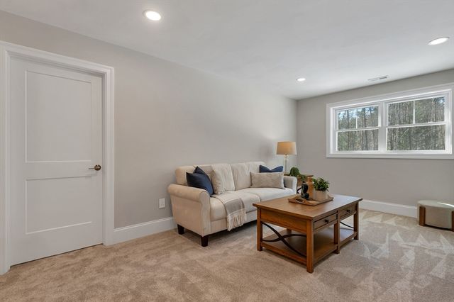 148 County Road, Amherst, NH 03031