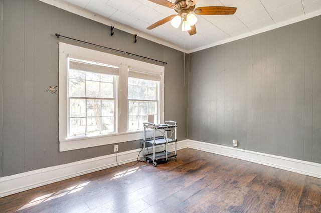 136 Hill County Road 1413 E, Grandview, TX 76050