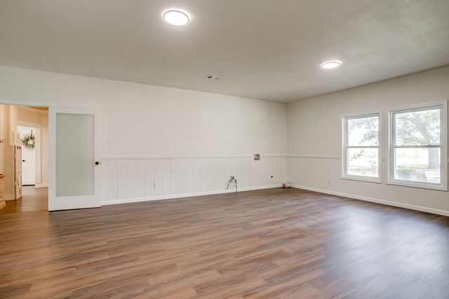 136 Hill County Road 1413 E, Grandview, TX 76050