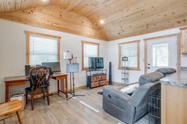 136 Hill County Road 1413 E, Grandview, TX 76050