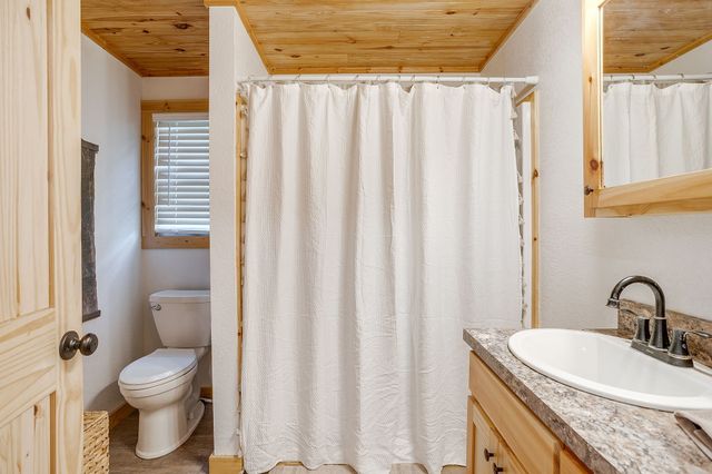 136 Hill County Road 1413 E, Grandview, TX 76050